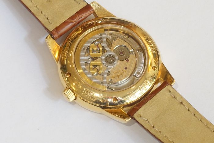 Glashütte Original Senator Mondphase- Panarama Datum, in 750/18 Kt. Gold