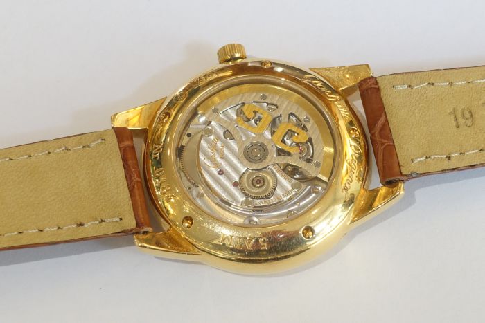 Glashütte Original Senator Mondphase- Panarama Datum, in 750/18 Kt. Gold