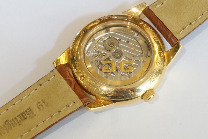 Glashütte Original Senator Mondphase- Panarama Datum, in 750/18 Kt. Gold