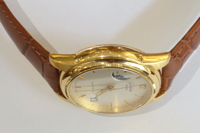 Glashütte Original Senator Mondphase- Panarama Datum, in 750/18 Kt. Gold